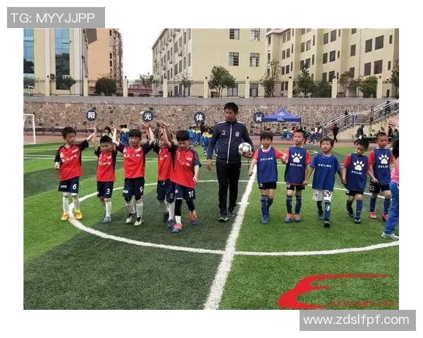 《当球场遇上童真 足球巨星带娃挑战人生新篇章》