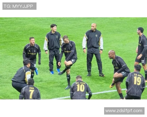 世界上最矮足球明星的成长历程与球场传奇背后的坚持与努力