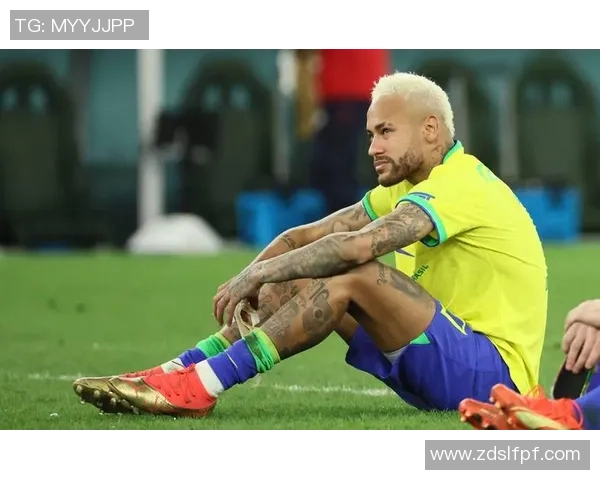 世界杯足球明星精彩瞬间展现球场英姿与拼搏精神的全景回顾