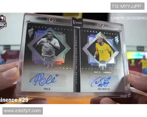 大真金球星卡拆箱足球带你体验开包惊喜与球员收藏的双重乐趣 大真金球星卡拆箱足球带你体验开包惊喜与球员收藏的双重乐趣