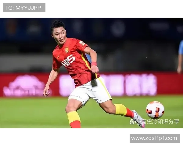 足坛新星崛起 Y后卫球员如何改变比赛格局并引领时代潮流