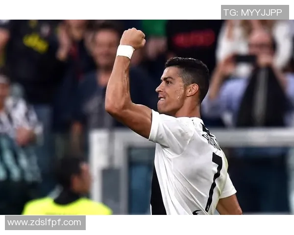 足球传奇从过去到现在的辉煌足迹逐步呈现，球星风采一目了然