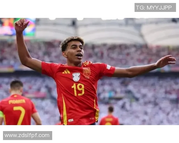 足球巨星一寸照片高清展示细节解析及人物背后故事揭秘 足球巨星一寸照片高清展示细节解析及人物背后故事揭秘