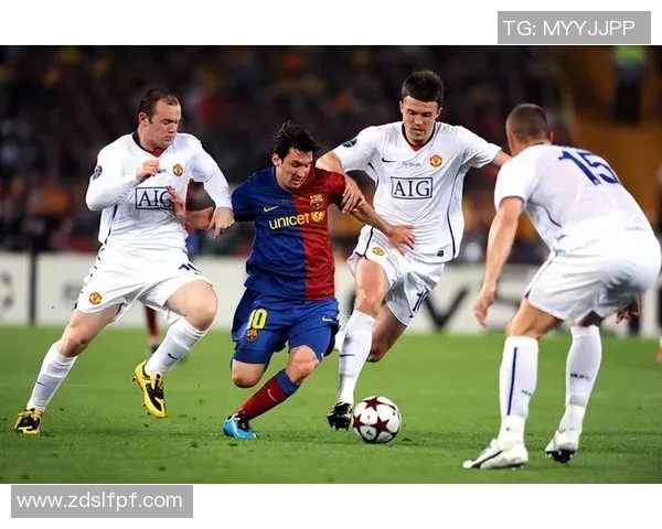 足球巨星转会风云：梅西C罗背后那些令人瞩目的转会故事与动向